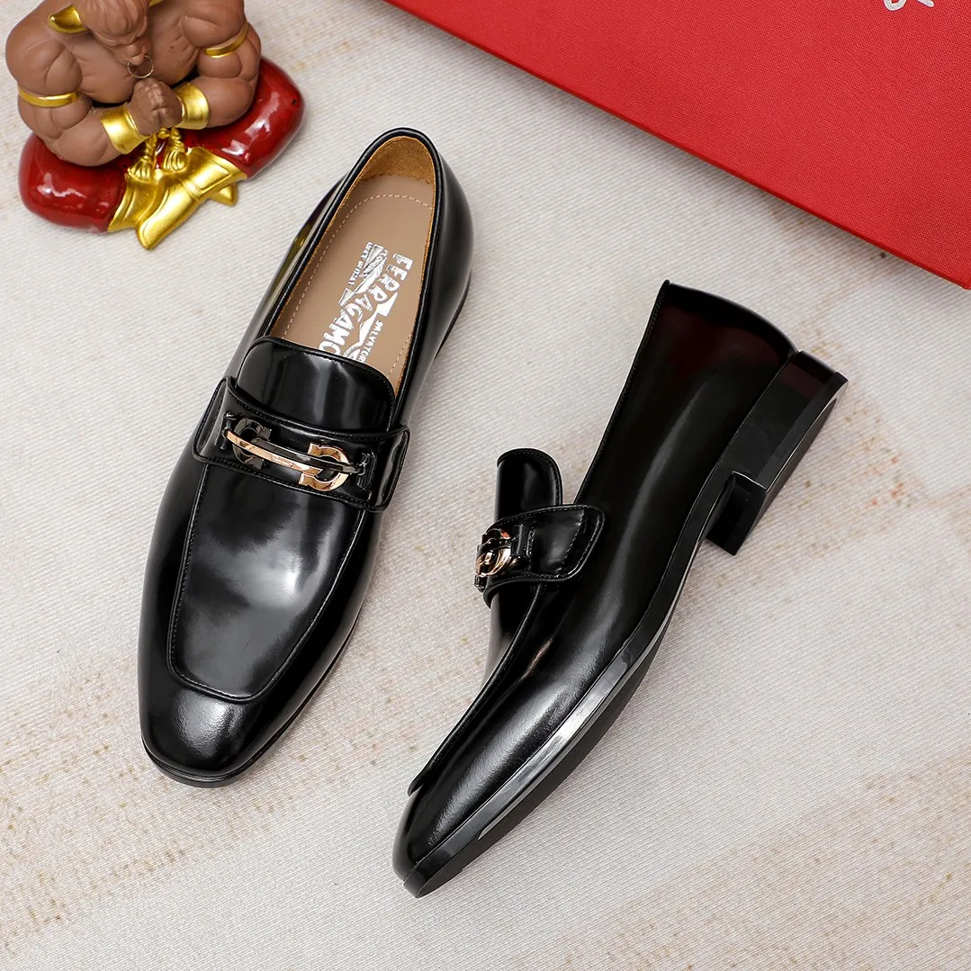 Men's shoes 💰600 🕷🕷🐂【Ferragamo】 Popular fashionable casual shoes🇨🇳Official website counter 1:1 production, original mold opening💯Good quality visible, imported high-end first-layer pebbled calfskin, water-dyed🐂leather lining🌿very clear texture, high-quality waterproof, non-slip and wear-resistant outsole🎋high quality and low price, truly handmade🍓, 3 colors available! Code number 38-44 (45. To be customized)